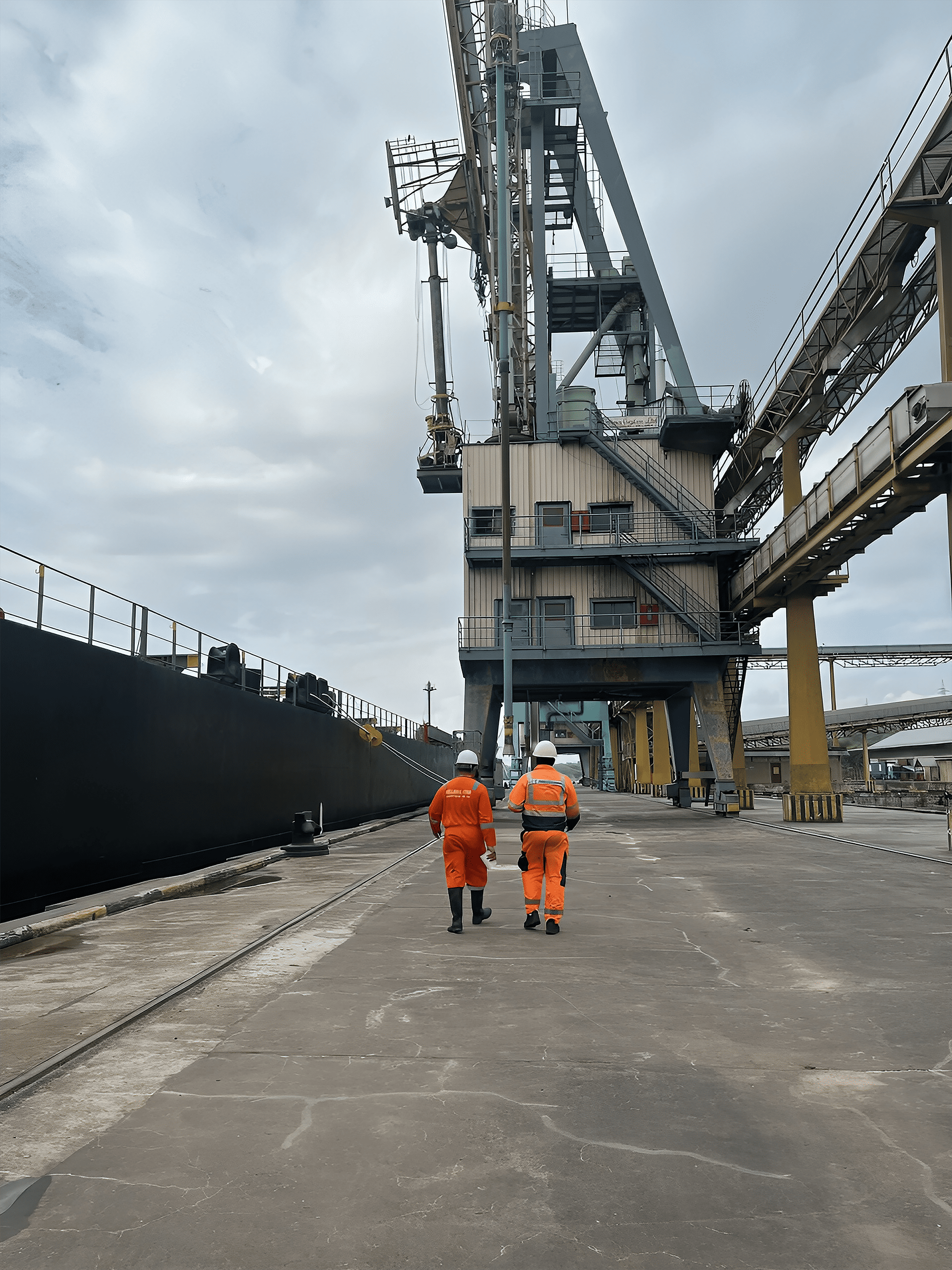 Draught survey on cargo vessel